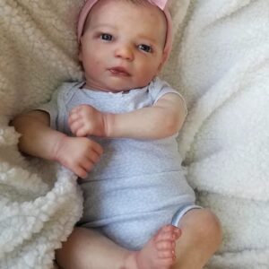 Lifelike vinyl reborn baby girl doll Jennie